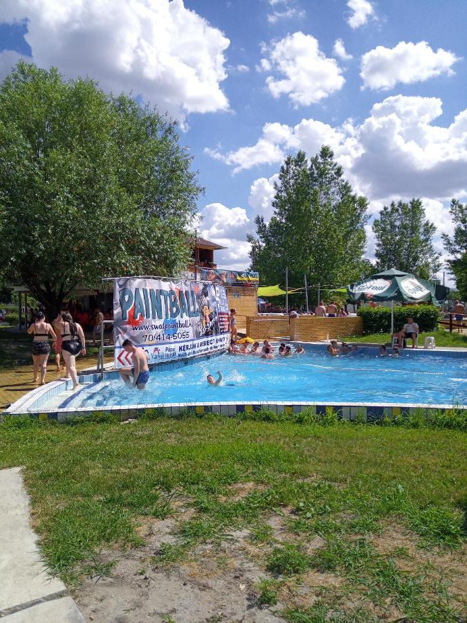 Ap. Near Thermal Bath Pápa Dış mekan fotoğraf